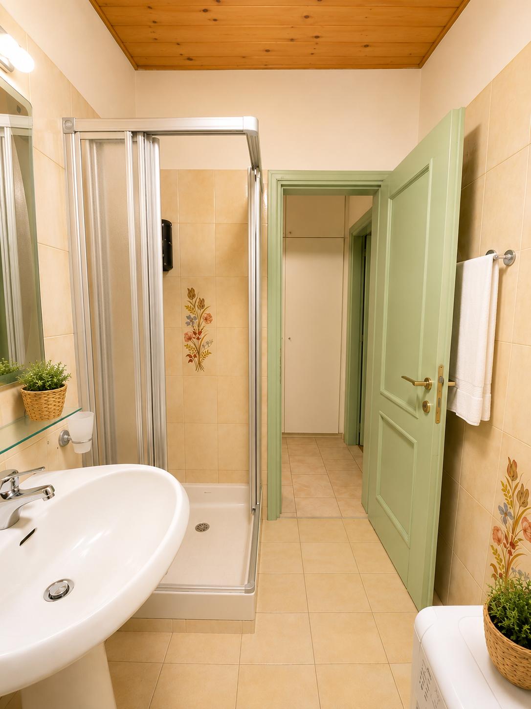 Il bagno con doccia angolare